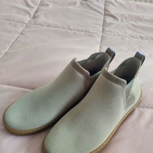 Rothy's Chelsea Bootie Light Sage size 8 EUC